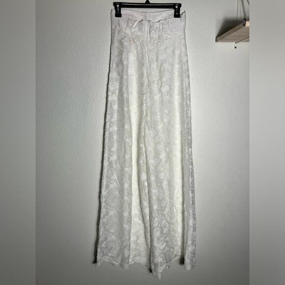 Rumer the label Billie Jumpsuit sold out style runway white floral wide leg NWT - Picture 6 of 9